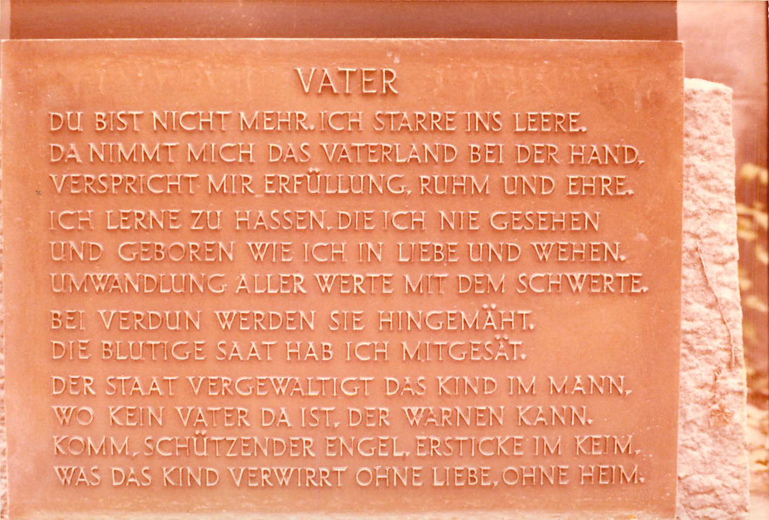 Vater bei William Hermanns in bronze on grave of Michael Hermanns, Koblenz Jewish Cemetary, September1977
